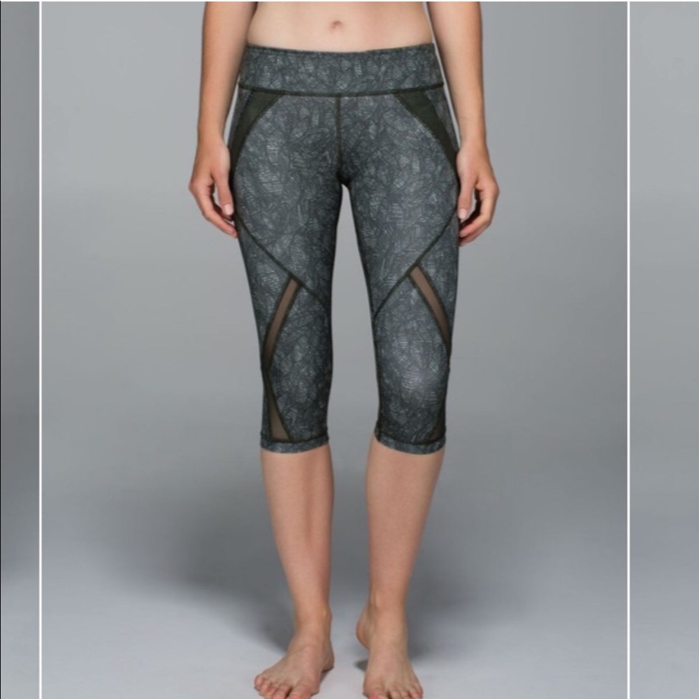 Lululemon Cool To Street Crop Size 6